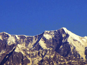 spectacular views of Himalayan peaks